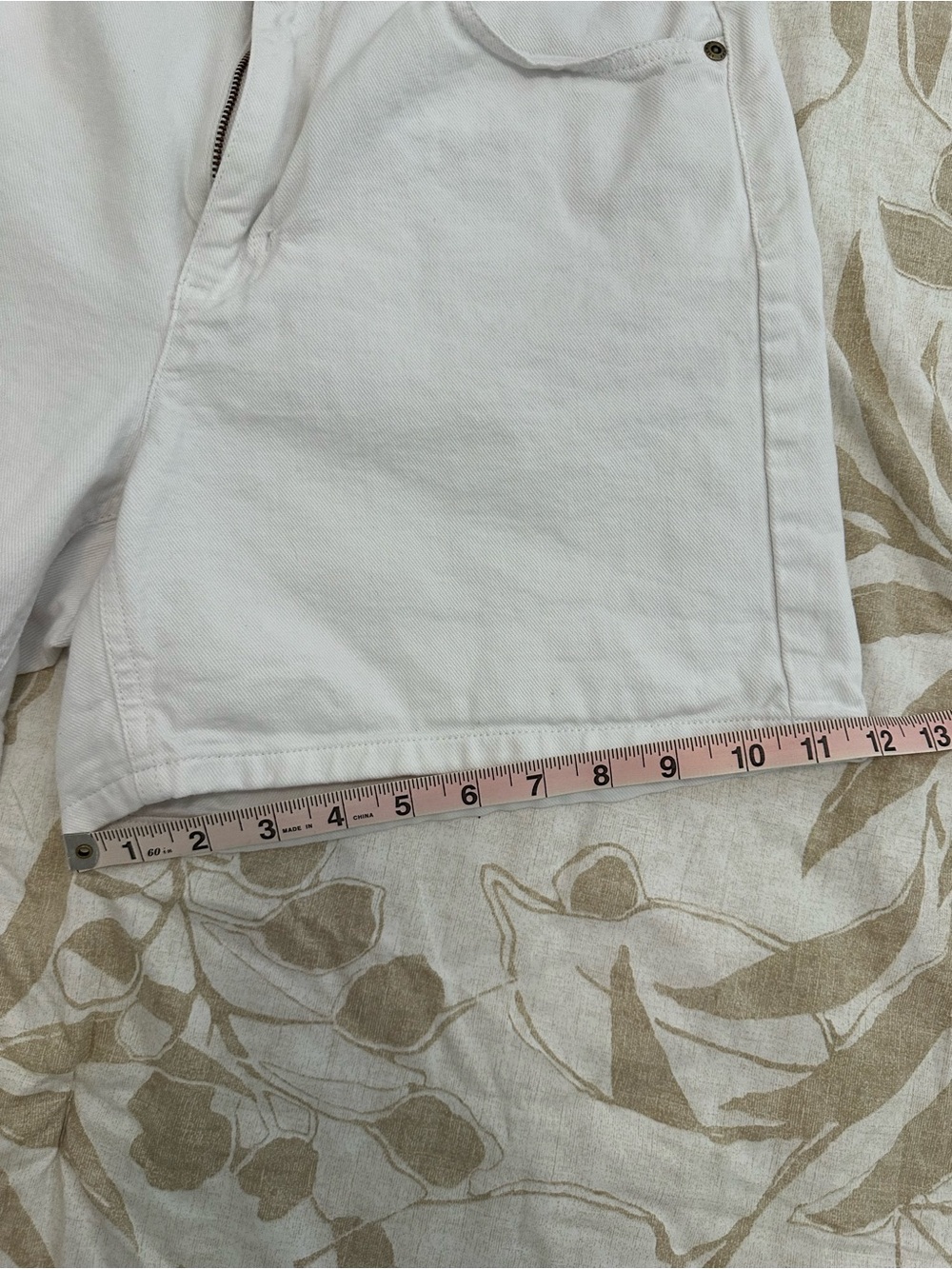 Liz Claiborne White Denim Shorts - Classic Summer Staple - Picture 8 of 11